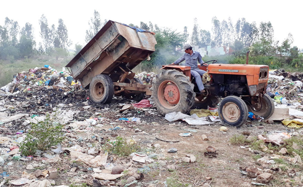 Long[-]An:[-]Th&aacute;o[-]gỡ[-]kh&oacute;[-]khăn[-]trong[-]vấn[-]đề[-]xử[-]l&yacute;[-]r&aacute;c[-]thải[-]